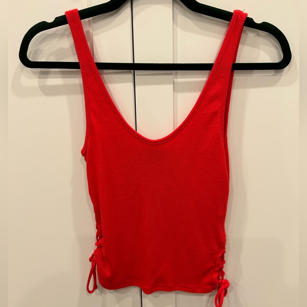 Timing Red Cropped Tank, Size M